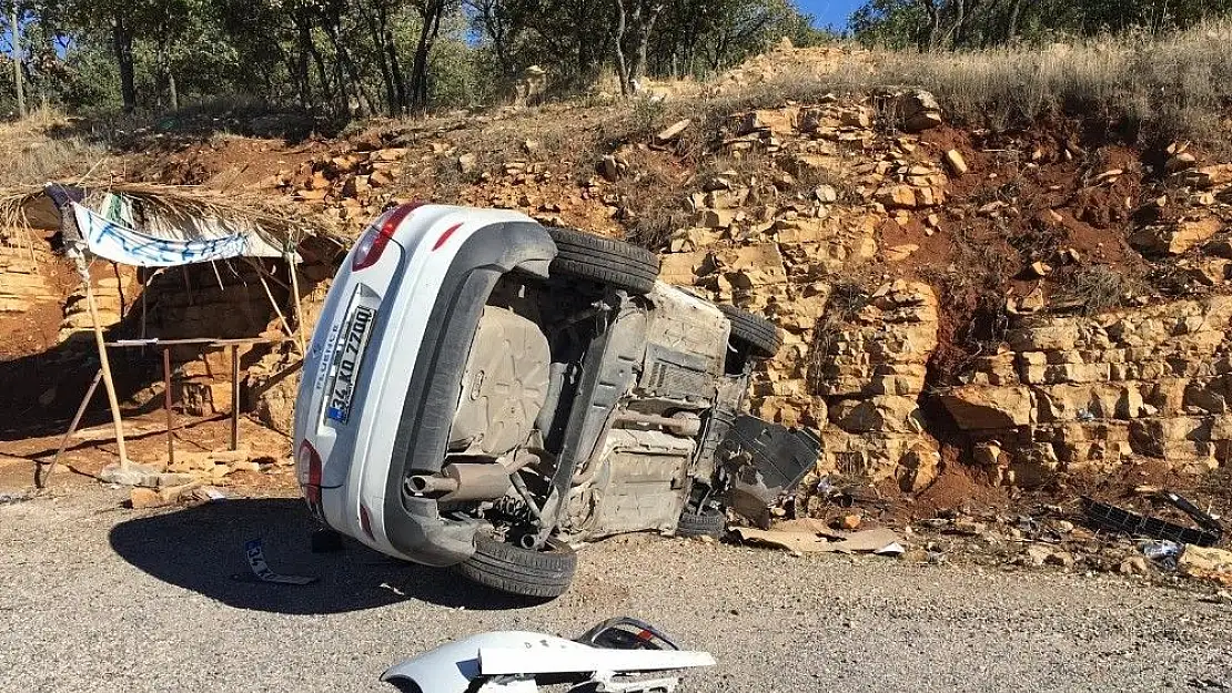 'Gölbaşı´nda otomobil şarampole yuvarlandı: 2 Yaralı'