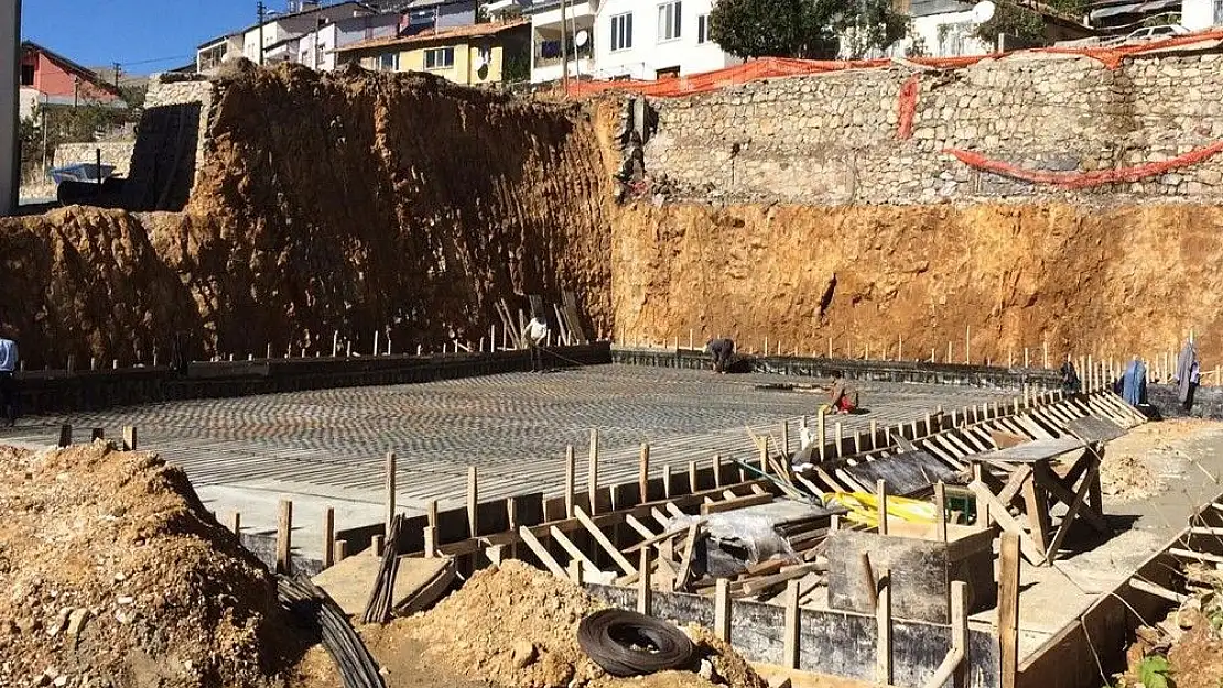 'Çelikhan´ın çok amaçlı kültür merkezi inşaatı başladı'