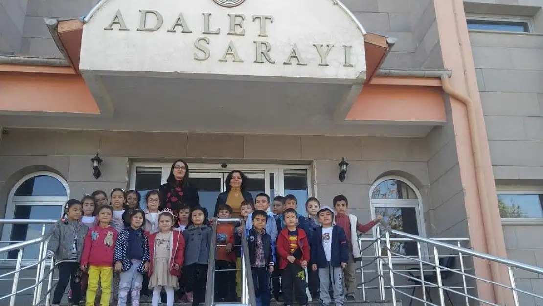 'Anaokulu öğrencileri adliyeyi gezdi'