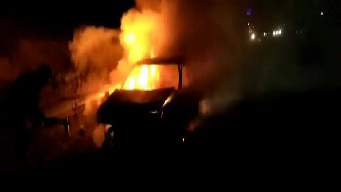 'Otomobil bomba gibi patladı'