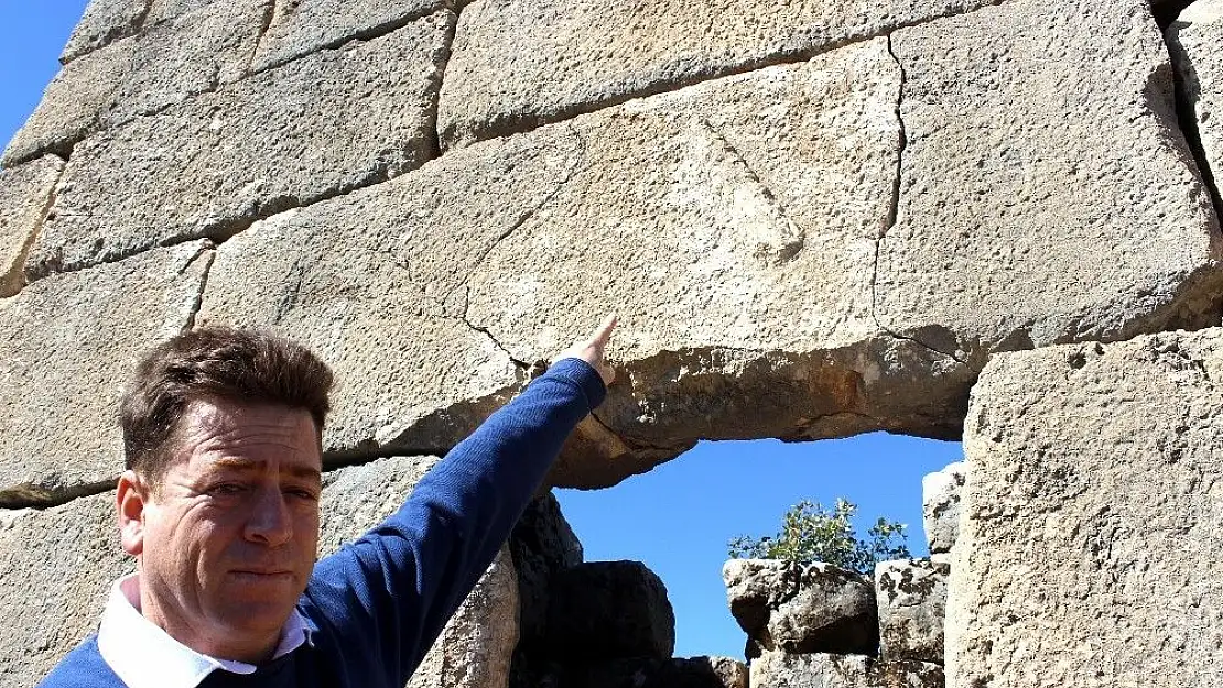 'Askeri gözetleme kulesinde Herakles´in sopasının kabartması bulundu'
