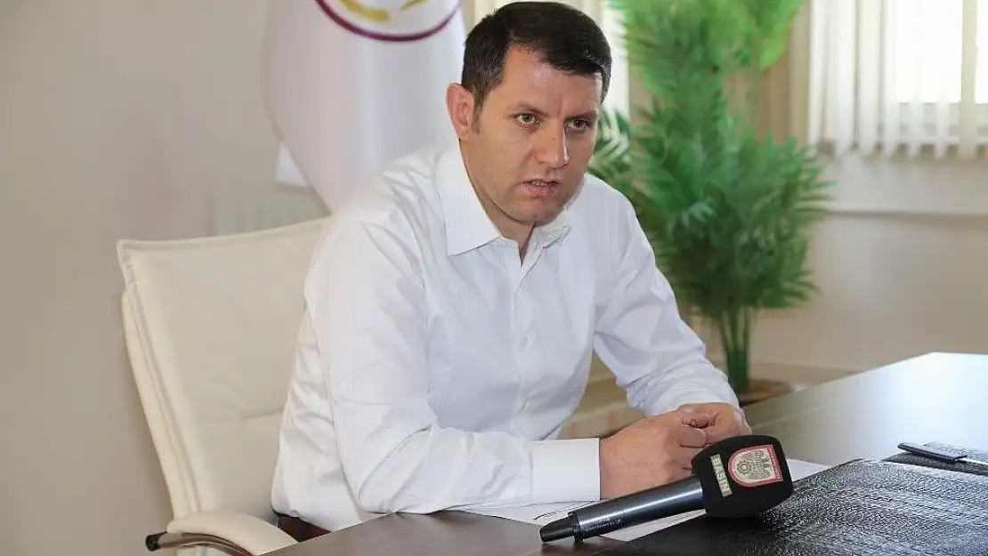 'Sivas´ın yeni valisinden çiçek yerine burs çağrısı'