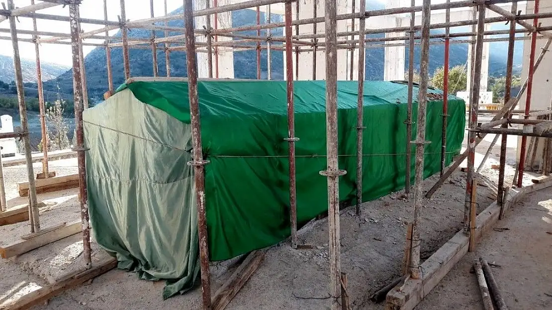 'Hazreti Üzeyir (AS) Peygamberin makamında restorasyon sürüyor'