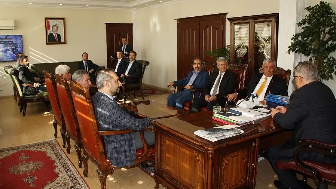 'ATSO´dan Vali Pekmez´e hayırlı olsun dileklerinde bulunuldu'