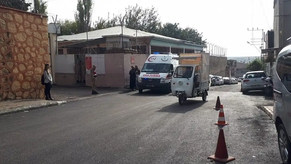 'Eşini ve iki kızını darp etti'