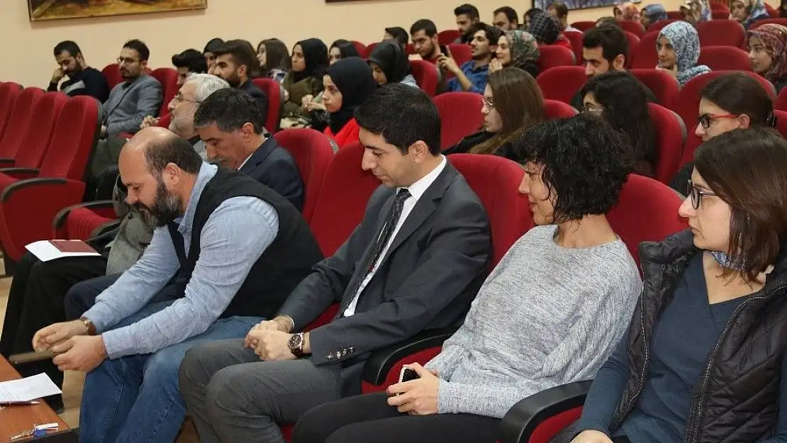 'İnönü´de siyasetin temel kavram ve ilkeleri konuşuldu'