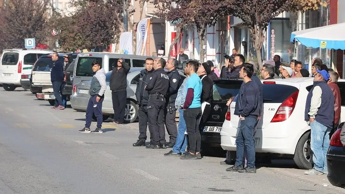'İtfaiyenin erken müdahalesi alevlerin binayı sarmasını önledi'