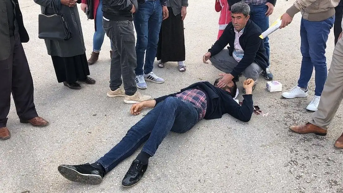 'Motosikletle otomobil çarpıştı: 1 Yaralı'