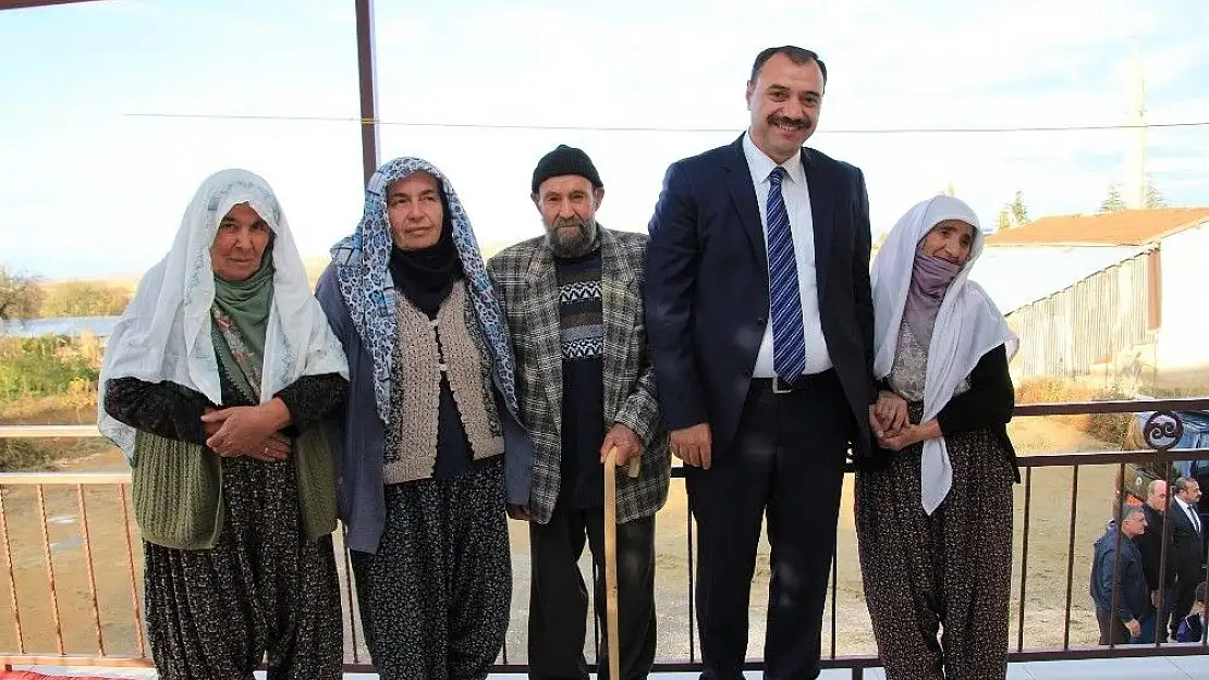 'Vali Kaldırım´dan köy ziyareti'