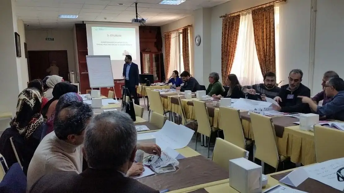 'Aile hekimlerine ''Kronik Hastalıkları izlemi'' eğitimi'