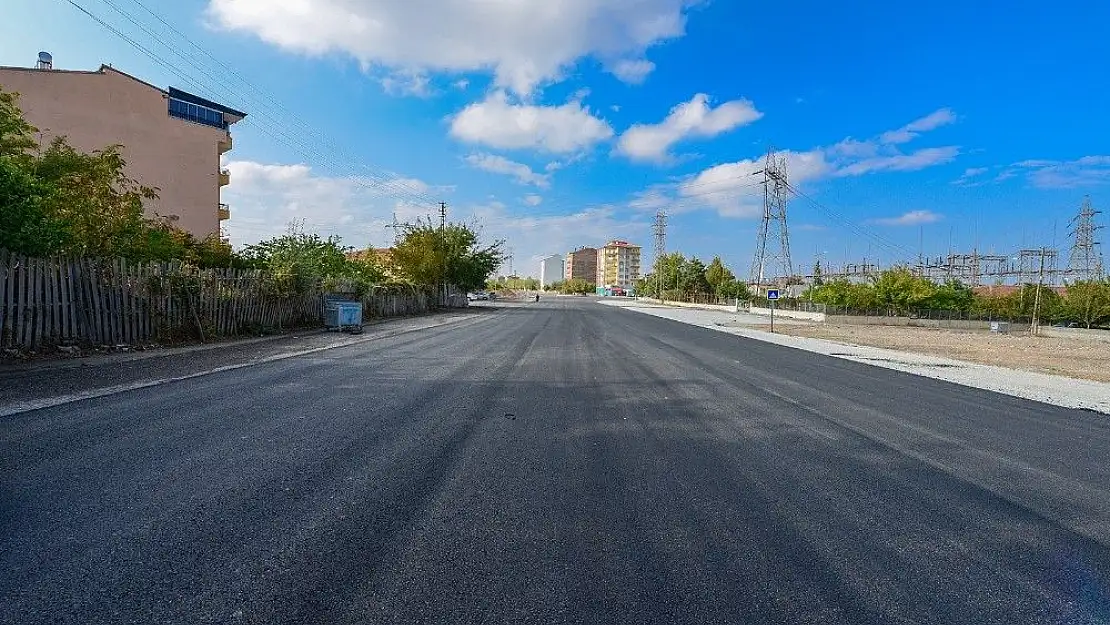 'Büyükşehir trafo yolunu asfaltladı'