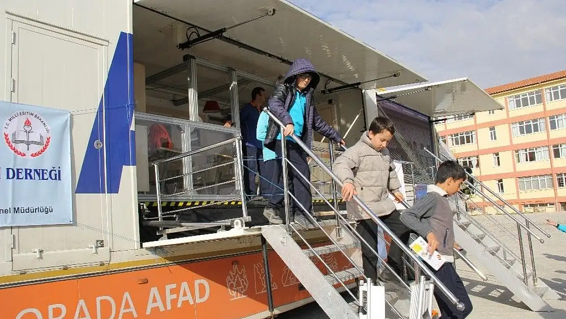 'Deprem simülasyon tırı Darende´de'