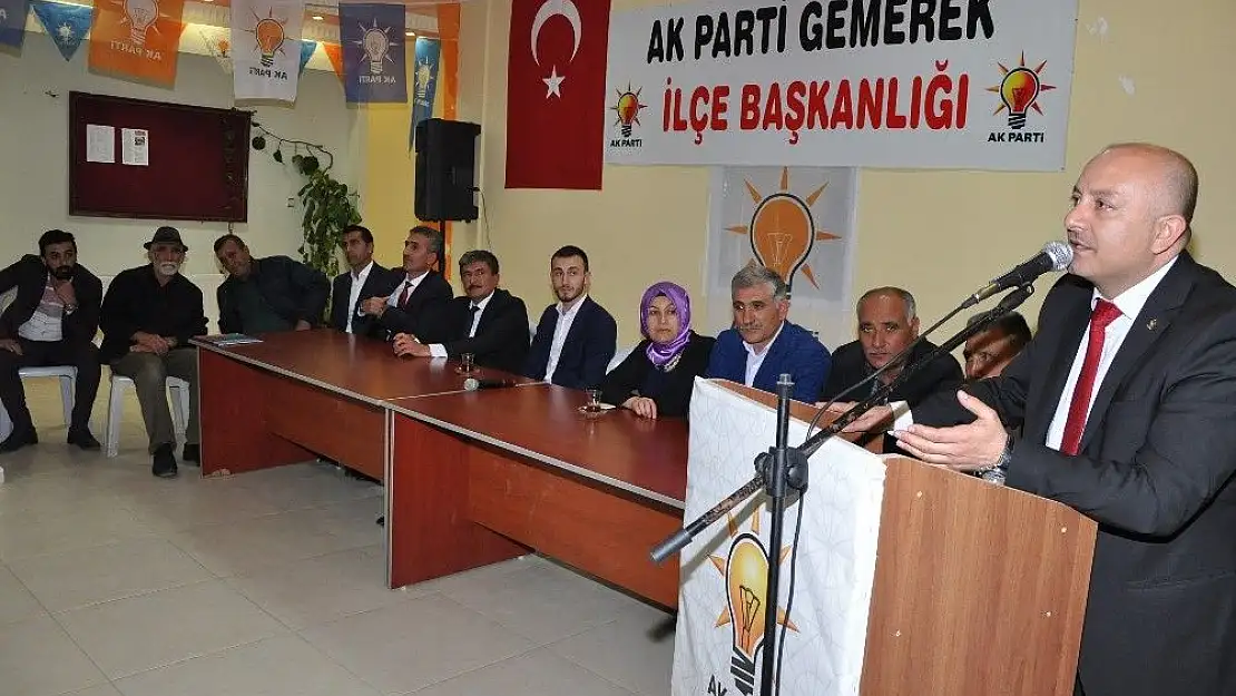 'Ak Parti Gemerek İlçe Başkanlığı aday adaylarını tanıttı'