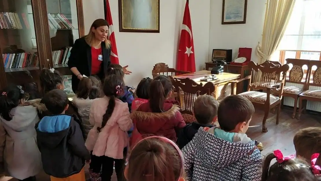 'Mercan Çocuk Üniversitesi öğrencileri Atatürk´ün Evi´nde'