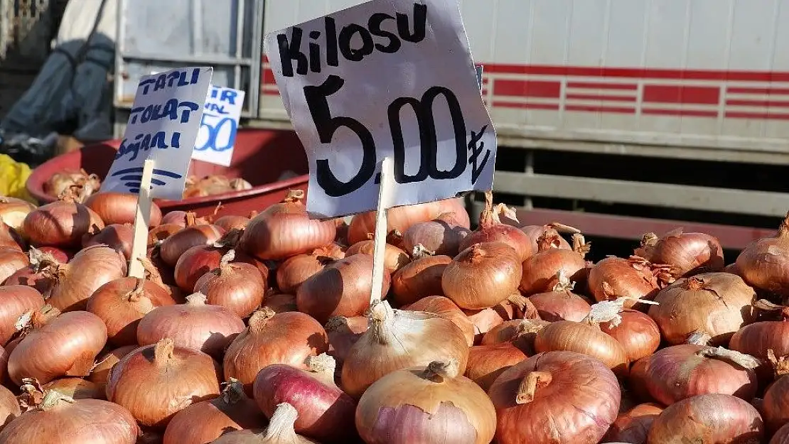 'Soğan göz değil, cep yakmaya devam ediyor'