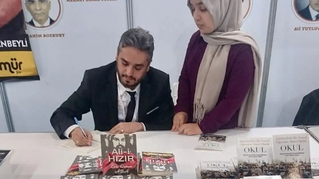 'Yazar Enes Osman Aba okuyucuları ile bir araya geldi'