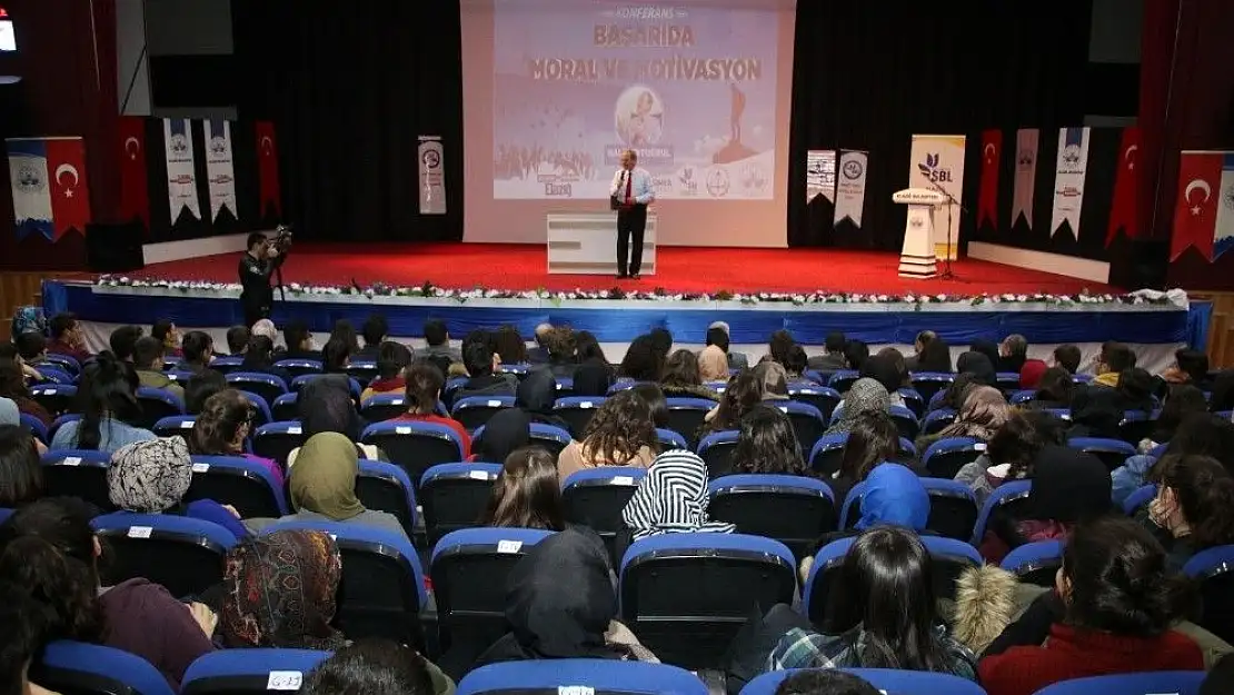 'Öğrencilere `Başarıda Moral ve Motivasyon´ konferansı'