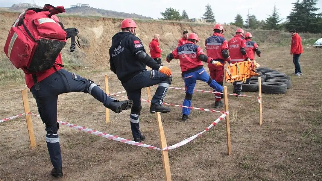'`Gönüllü sağlıkçılardan´ komandalar gibi eğitim'