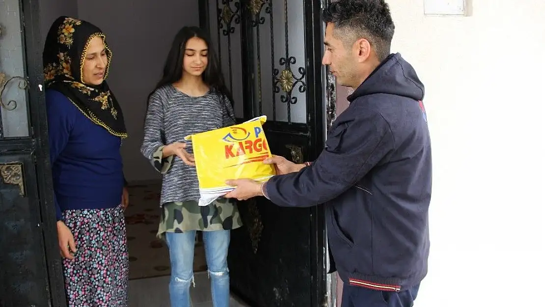 'Kaymakamdan, öğrencilere doğum günü süprizi'