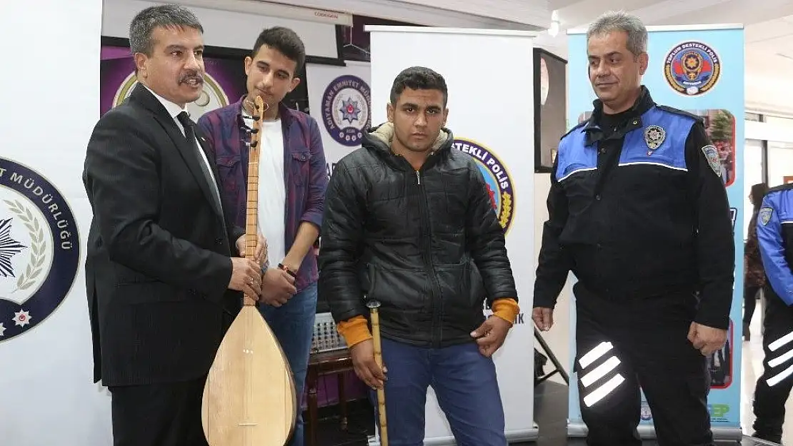 'Öğrencilere spor ve müzik aletleri dağıtıldı'