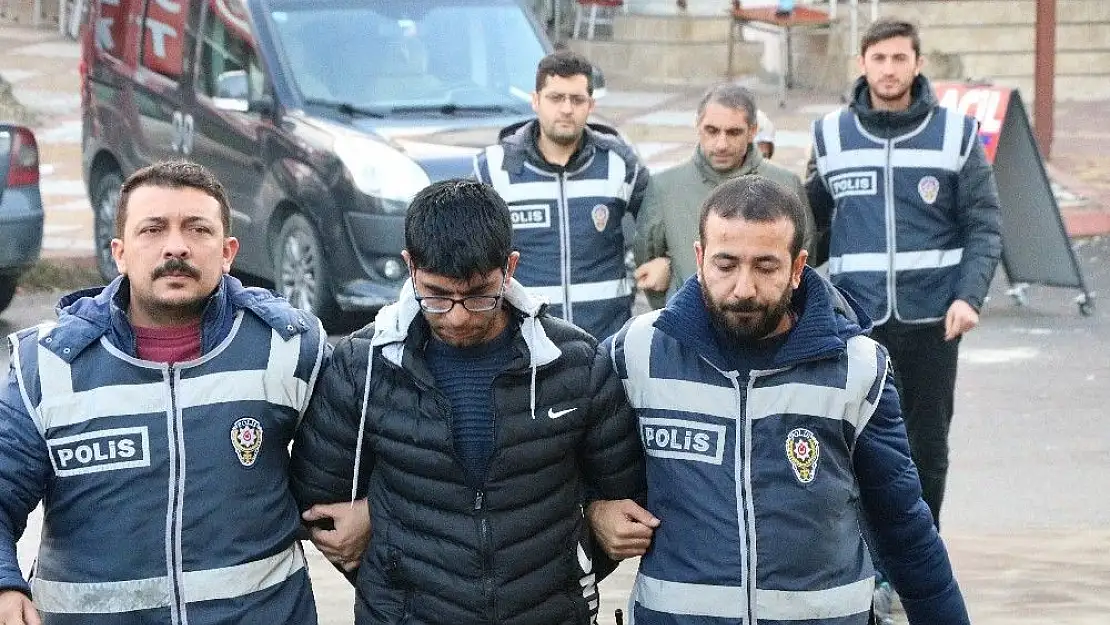 'Yaşlı kadını dolandıran sahte polisler yakalandı'