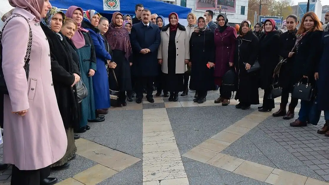 'AK Partili kadınlardan Yerli Malı haftası etkinliği'