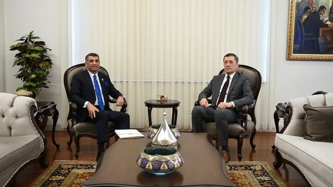 'CHP´li Erol, Bakan Selçuk´la görüştü'