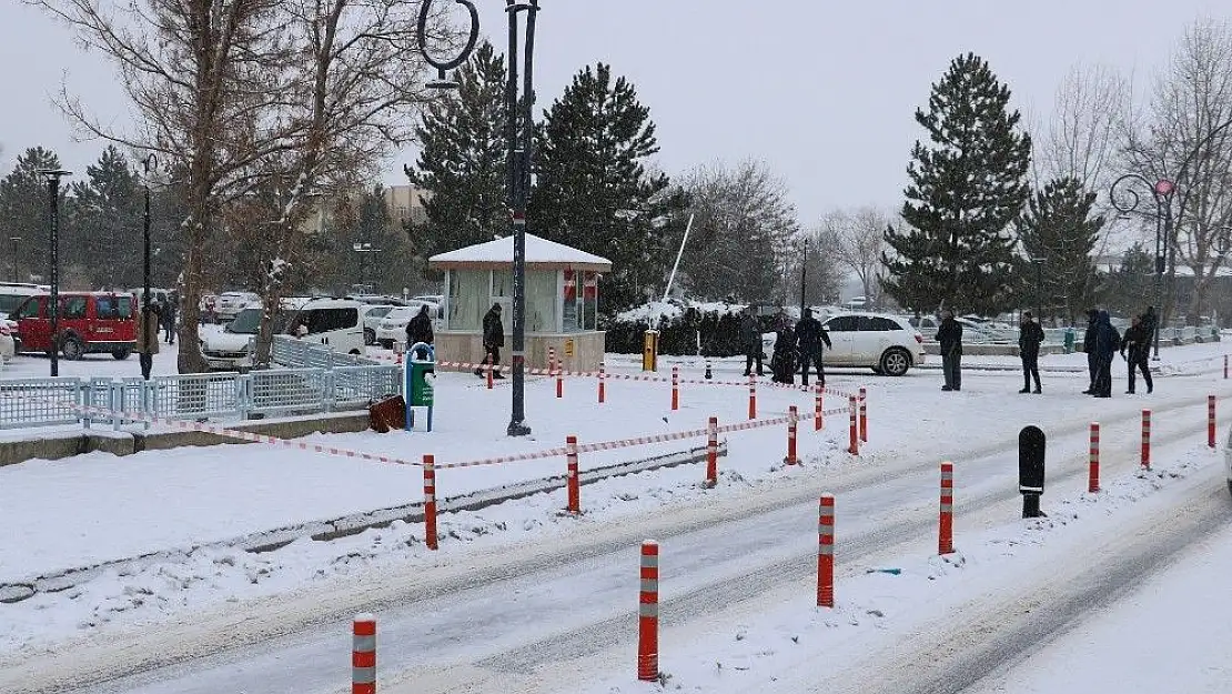 'Hastane önünde şüpheli valiz paniği'