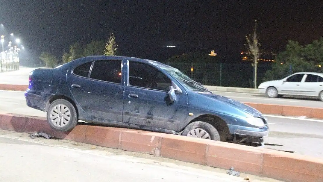 'Kaza yaptı, otomobili bırakıp kaçtı'