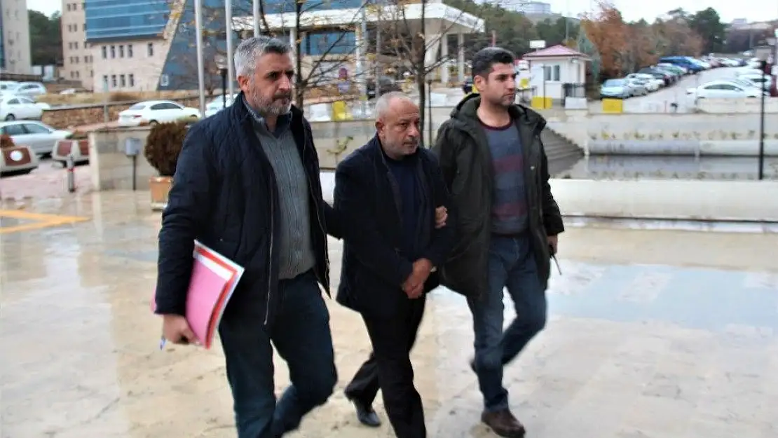 'Boşandığı karısını öldüren koca adliyeye sevk edildi'