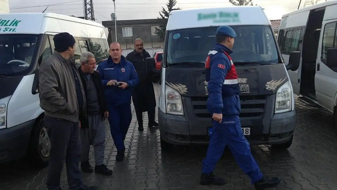 'Jandarma ekipleri servis araçlarını denetledi'