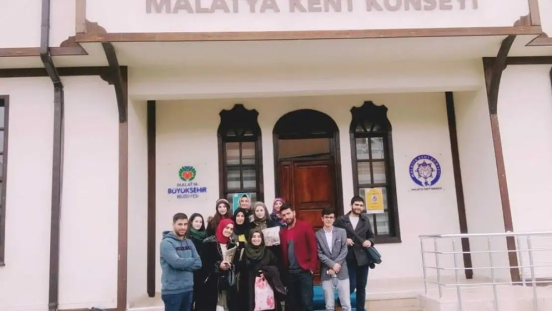 'Kent Konseyi Şiir ve Masal Atölyesi dersleri başladı'