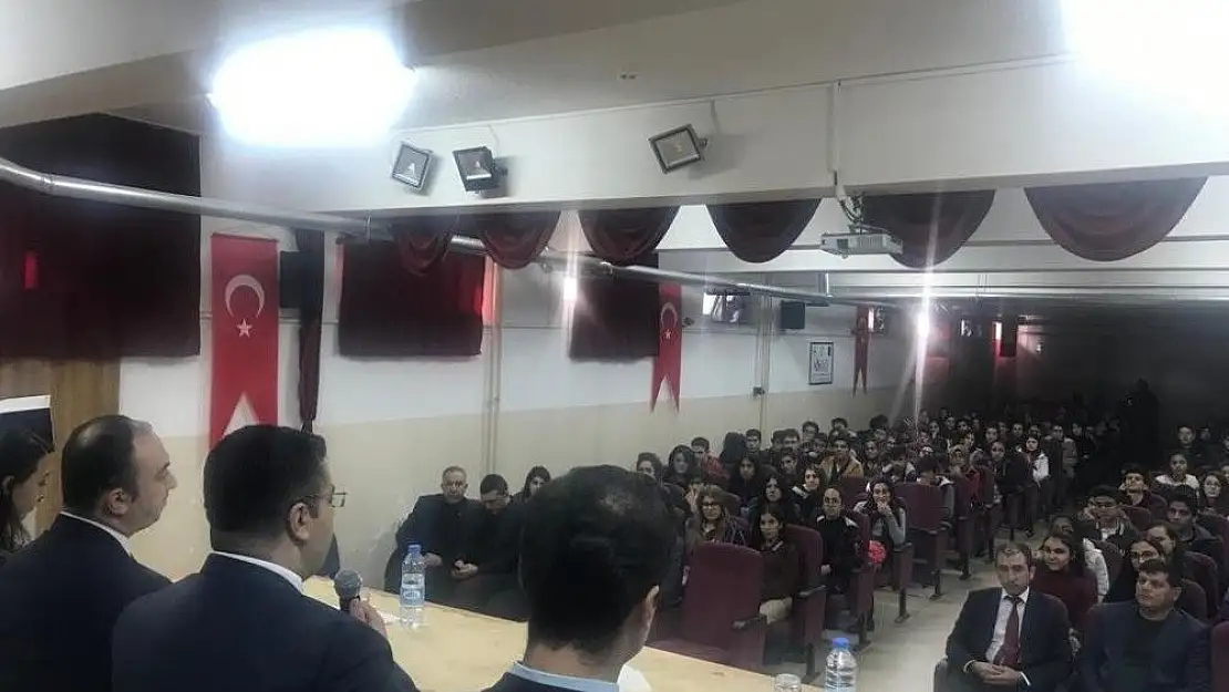 'Lise öğrencilerine hukuk mesleği anlatıldı'