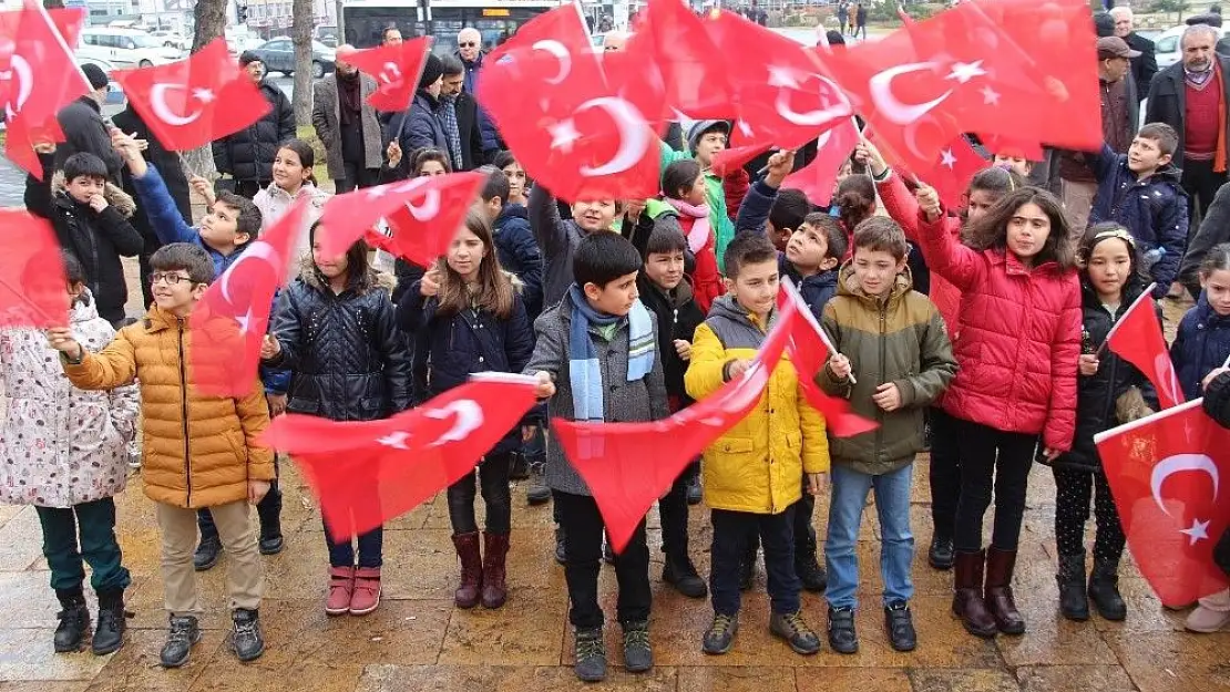 'Atatürk´ün Sivas´tan ayrılışı temsili olarak canlandırıldı'