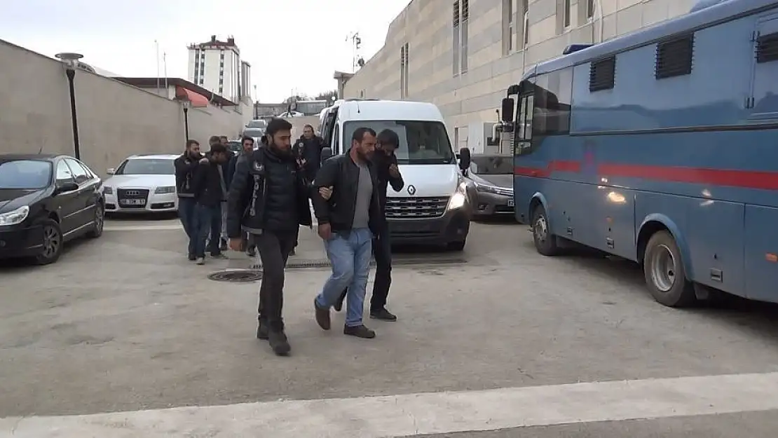 'Elazığ´da uyuşturucu tacirlerine operasyon:4 tutuklama'