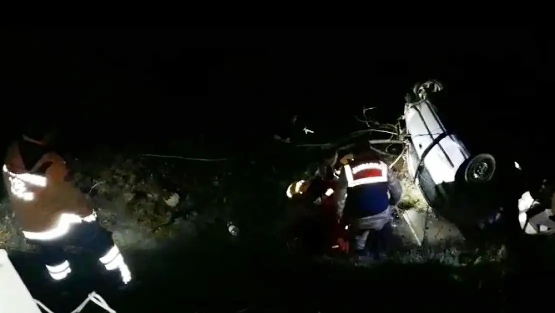 'Otomobil dereye uçtu'