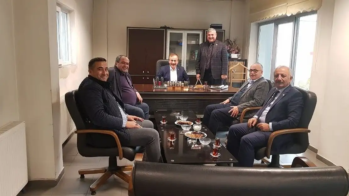 'Aksaray´dan gelen heyet Başkan Fırat ile bir araya geldi'