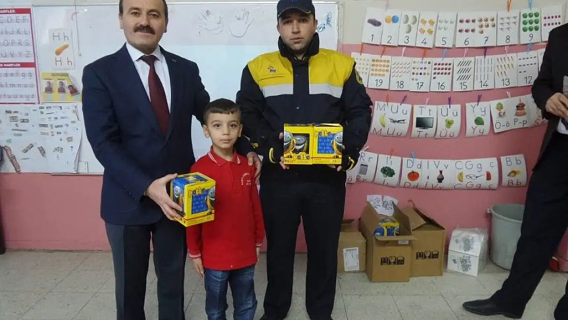 'Mektuplarını PTT müdürünün elinden aldılar'