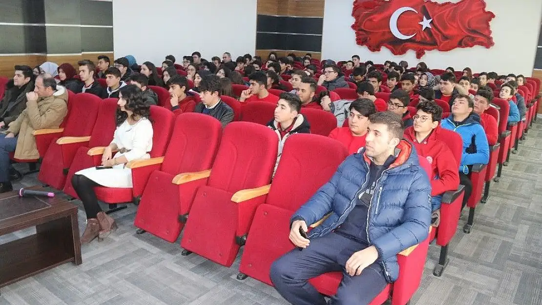 'CÜ Vakfı Okulları´nda öğrencilere verimli ders çalışma yöntemleri anlatıldı'