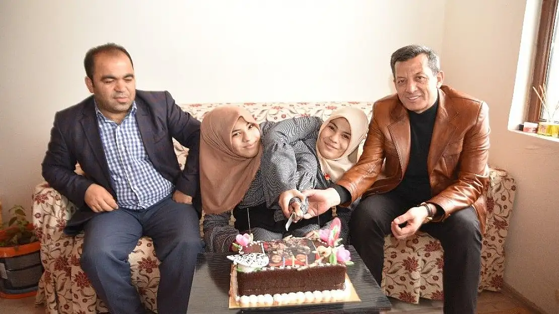 'Siyam ikizleri 18 yaşında'
