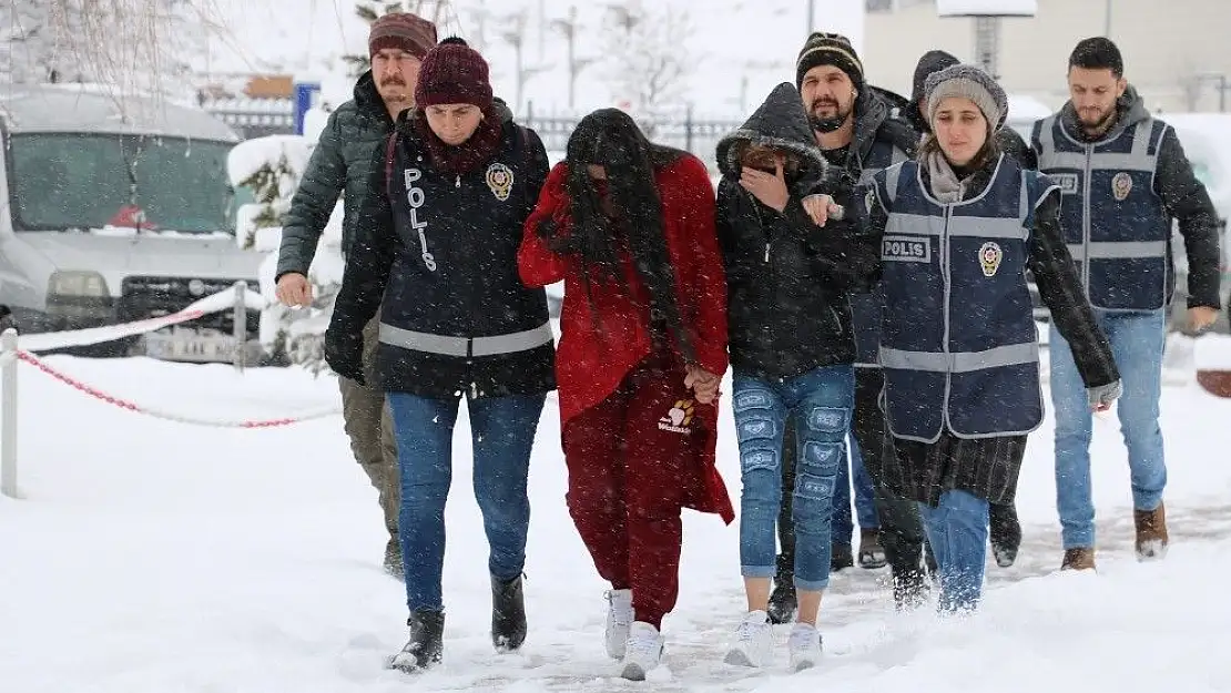 'Yaşlıları darp edip gasp eden şüpheliler tutuklandı'