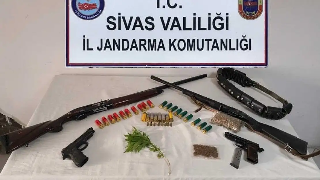 'Sivas Jandarma´dan eş zamanlı uyuşturucu operasyonu: 12 gözaltı'