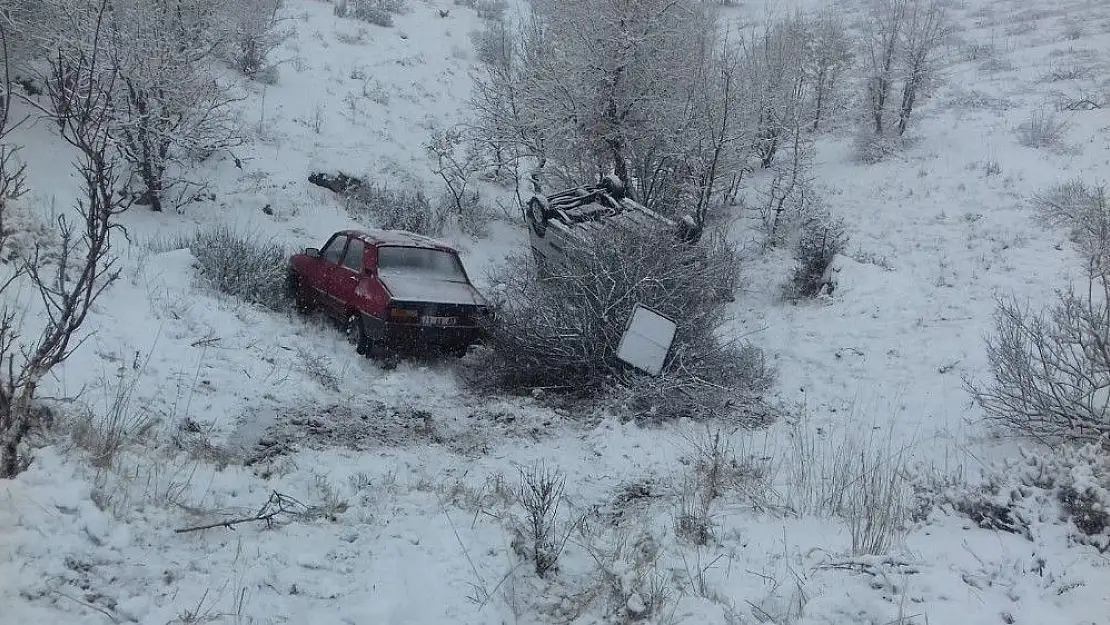 'Otomobil buz pistine dönen yolda şarampole yuvarlandı: 4 yaralı'