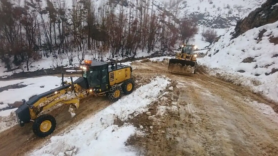 'Adıyaman´da 165 yerleşim birimine ulaşılamıyor'