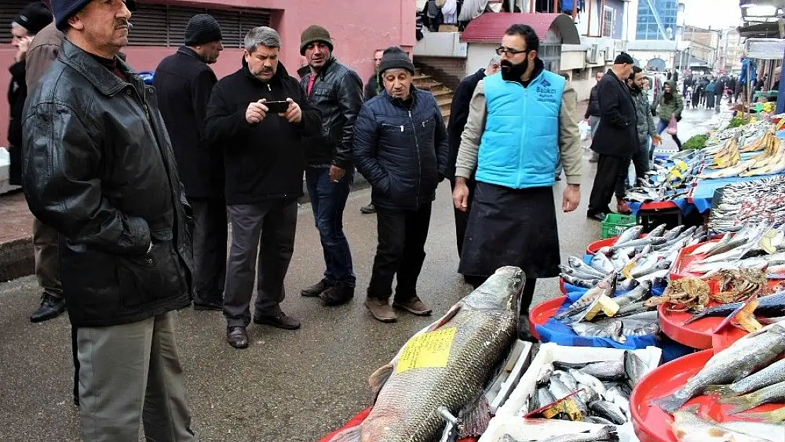 'Bu kez de 1 metre 64 santimlik 84 kilo turna yakalandı'