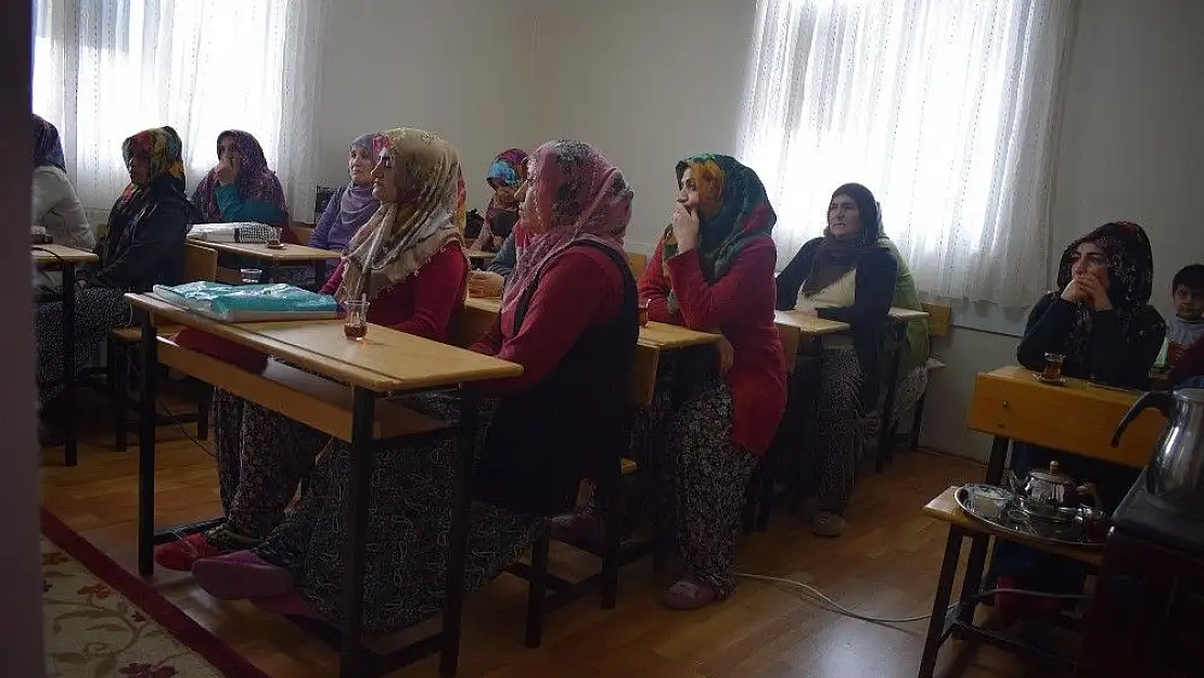 'Sağlıklı beslenme sağlıklı yaşam sunuyor konferansı'