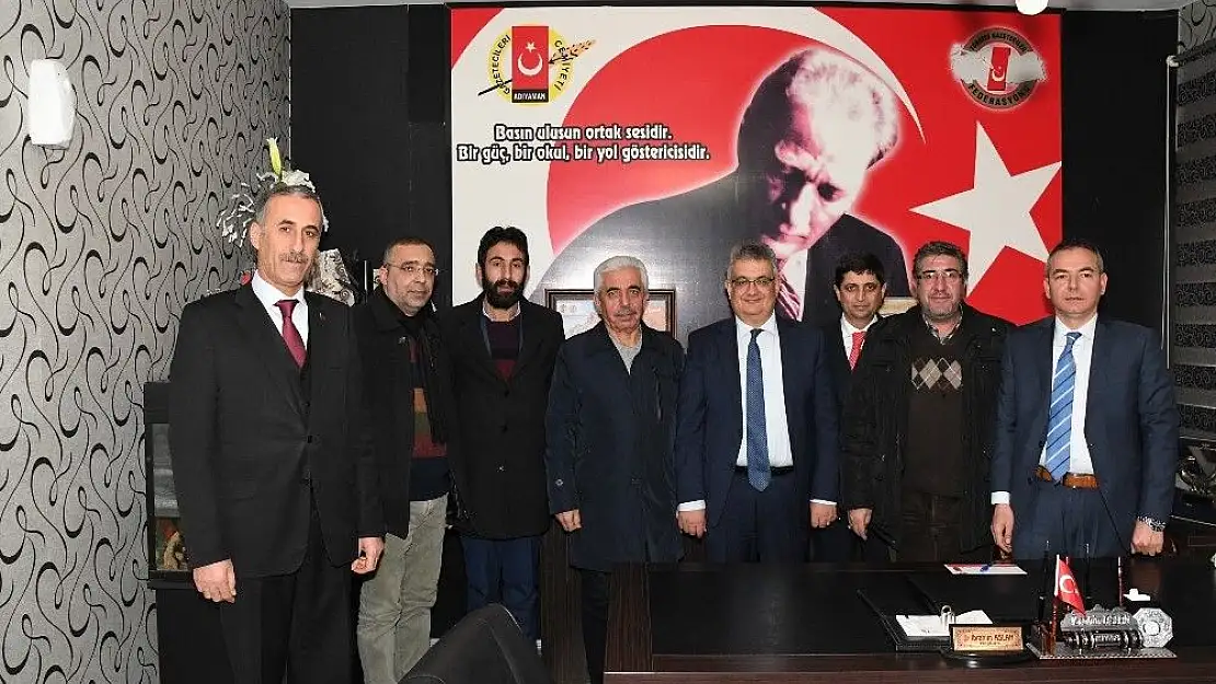 'Vali Pekmez gazetecileri unutmadı'
