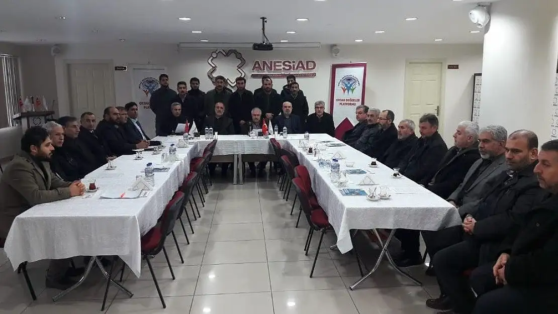 'Çin´in Doğu Türkistan´daki zulmü kınandı'