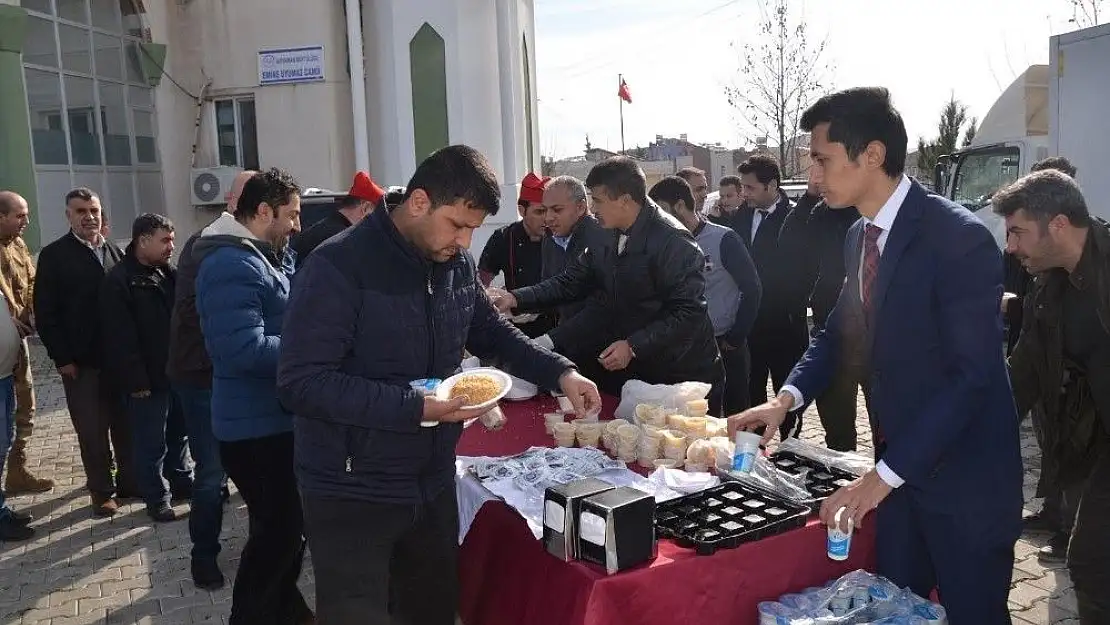 'Emniyet Müdürü Alper namaz çıkınca pilav dağıttı'