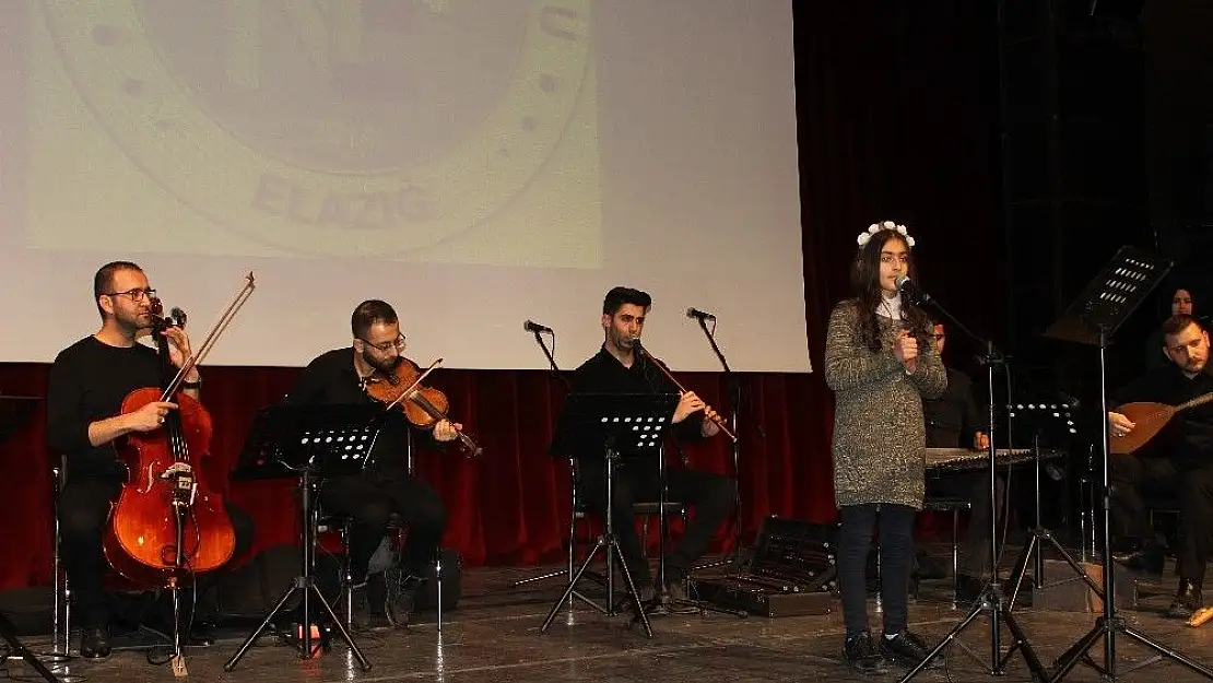 'Öğrencilerden söyledikleri türkülerle eğlendirdi'